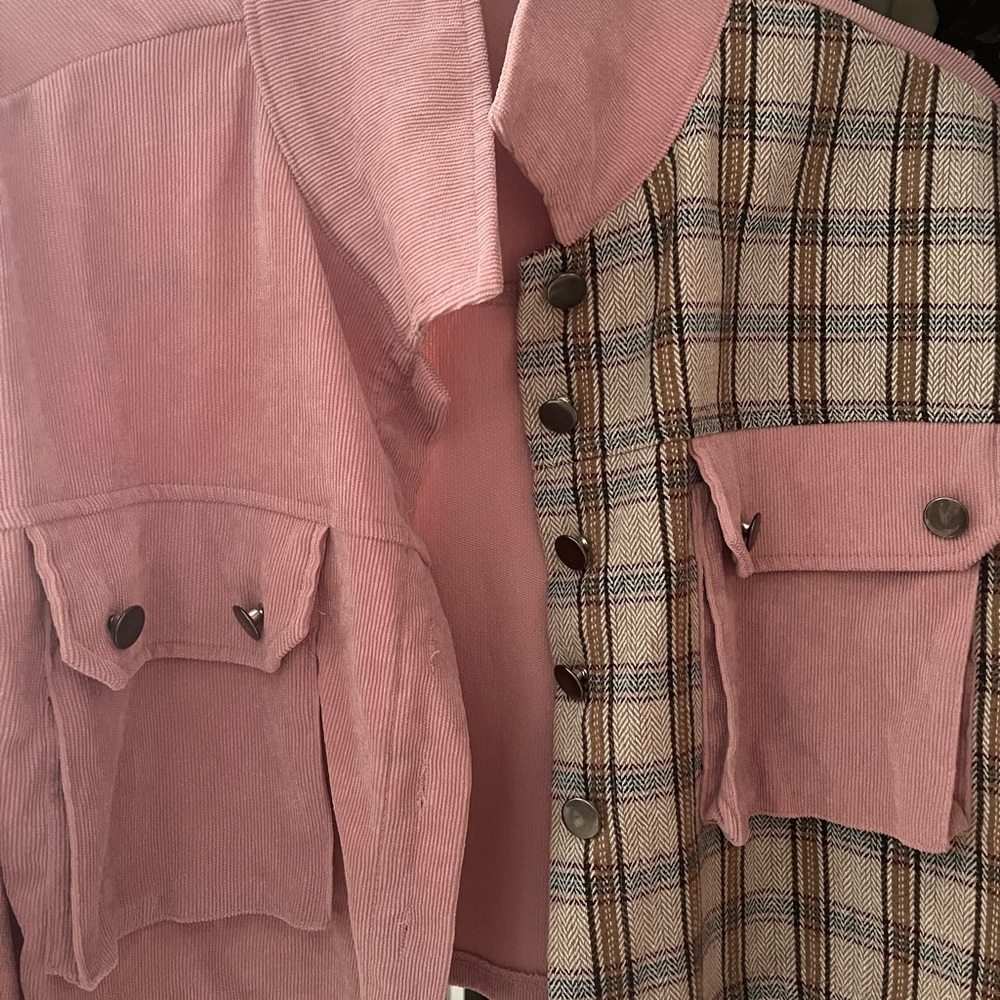 Cute cropped jacket. Only worn once!
